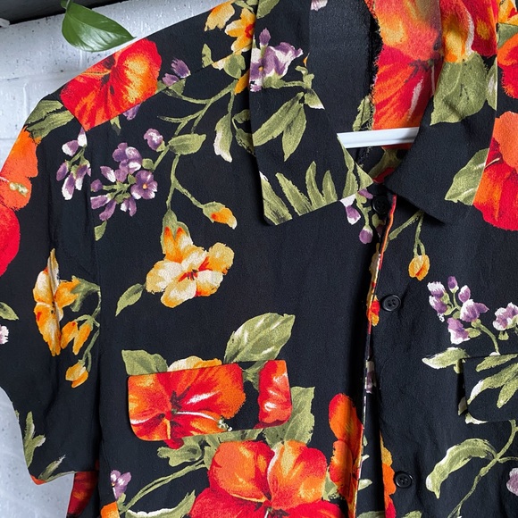 🌸 Vintage Floral Top 🌸 - Picture 3 of 3